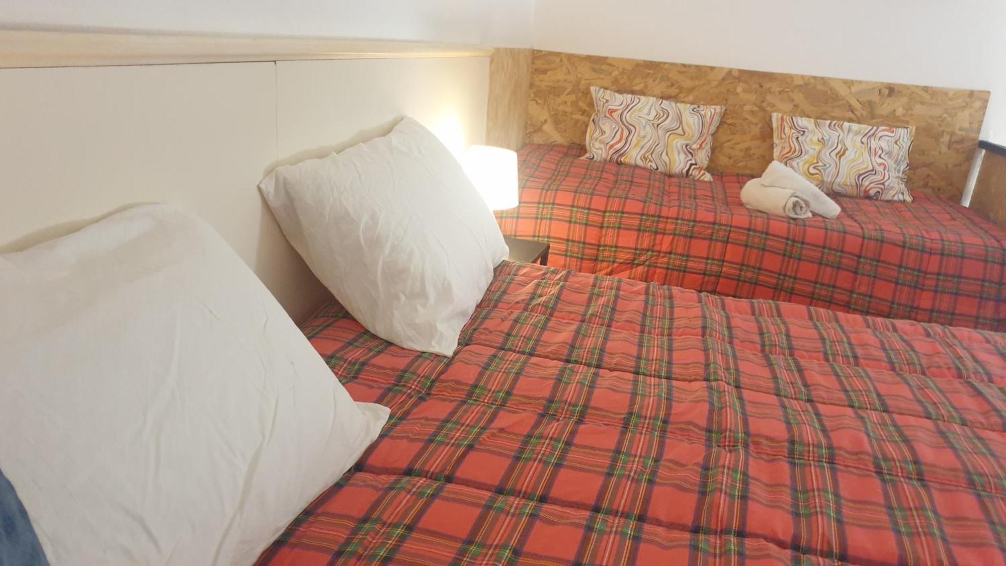 Home Hostel Catania Luaran gambar